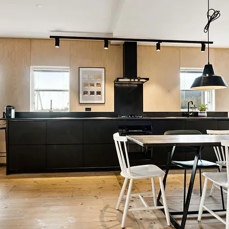 בית נופש Minimalist Coziness By The Wild North Sea *