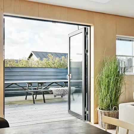 בית נופש Minimalist Coziness By The Wild North Sea *