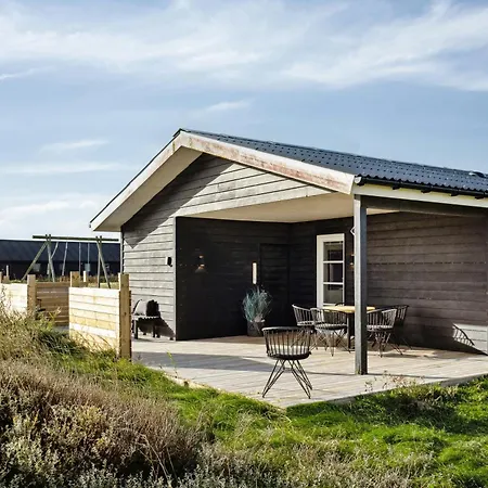 Minimalist Coziness By The Wild North Sea Ferienhaus
